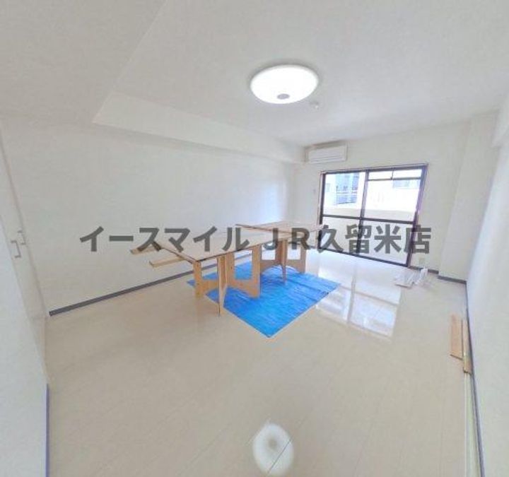 エトランゼ12の居間