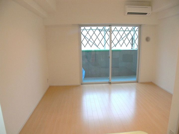 リフェスタ渡辺通の居間