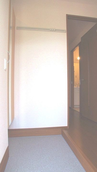 プランドールB103号の玄関