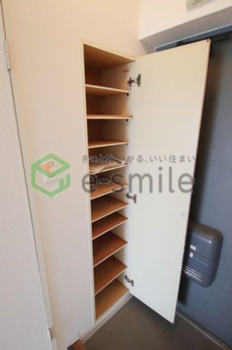 シャロム新町の玄関