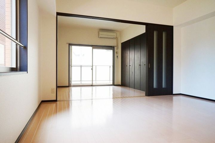 グランパーク天神の居間