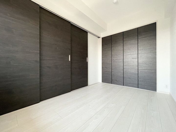 Alivis諸岡の居間