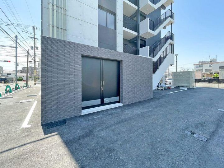 Alivis諸岡の周辺