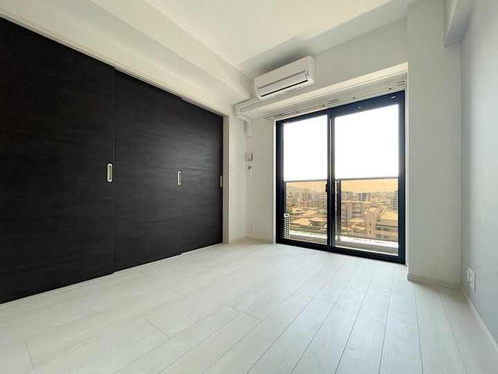 Alivis諸岡の居間