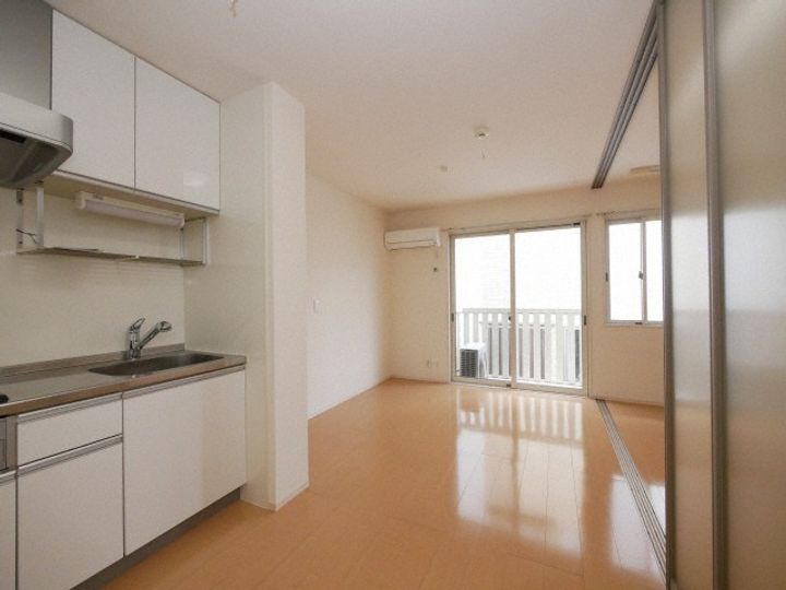 ロイヤルコート東那珂102●の居間