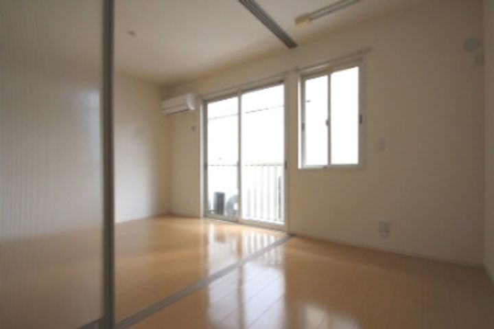 ロイヤルコート東那珂102●の内装