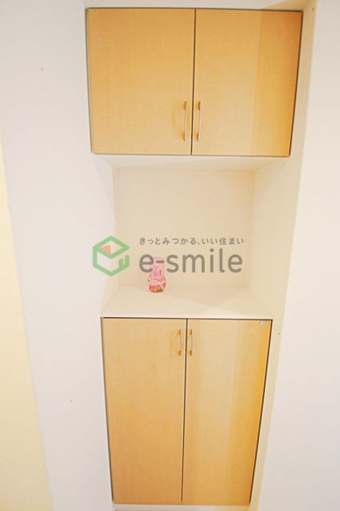 サクラヴィラージュ津福の玄関