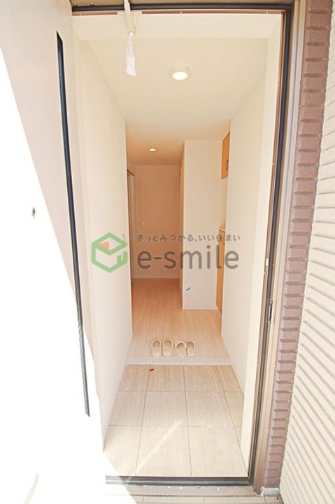 サクラヴィラージュ津福の玄関