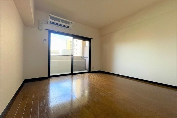 ピュアドームエレガンテ平尾の居間