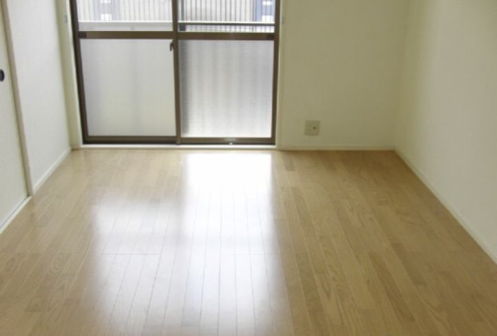 ロイヤルハイツB棟の居間