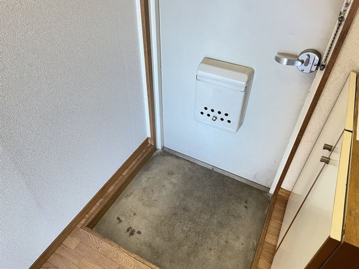 第2緑光コーポラス0105の玄関