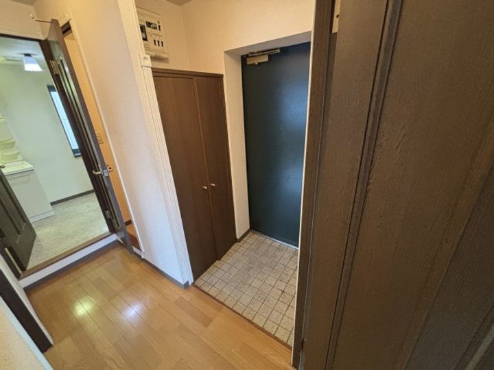 エミール有賀0201の玄関