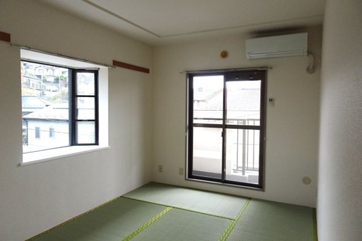 アゼリア岡津0302の内装