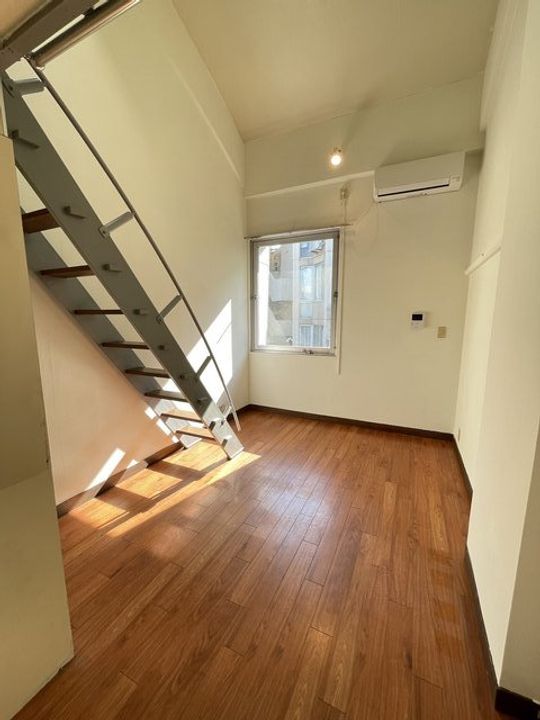 グリーンハウスNo8の居間