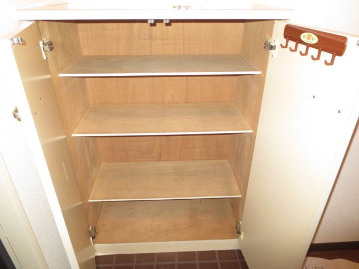 メゾン朝比奈0201の玄関