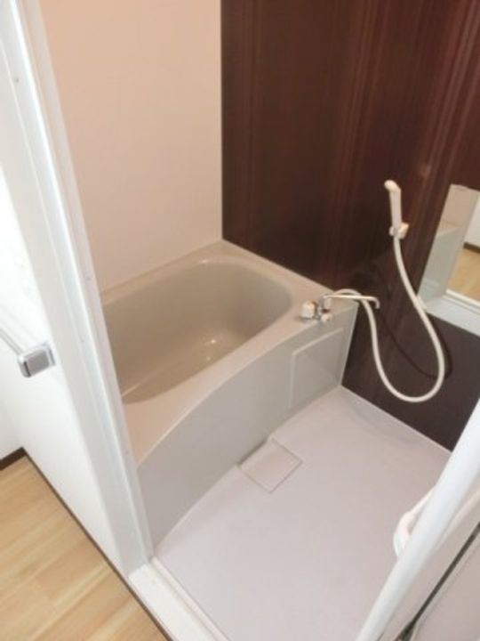 パーシモンハイツB0102の風呂