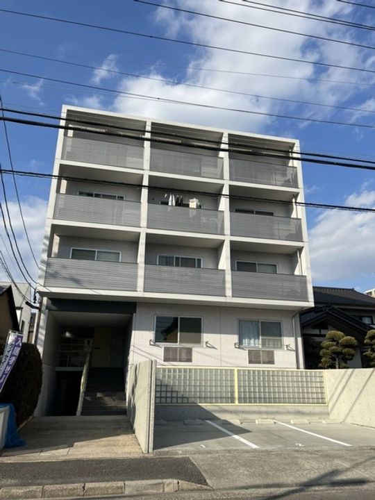 FULL HOUSE0202の外観
