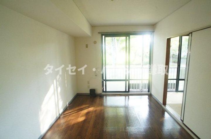 コーポ白百合 E棟E103の居間