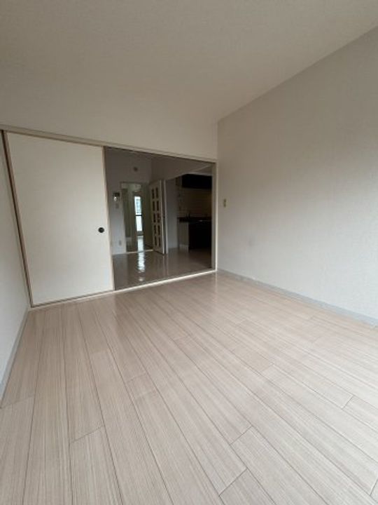 ウィングヒルいぶきの0301の居間
