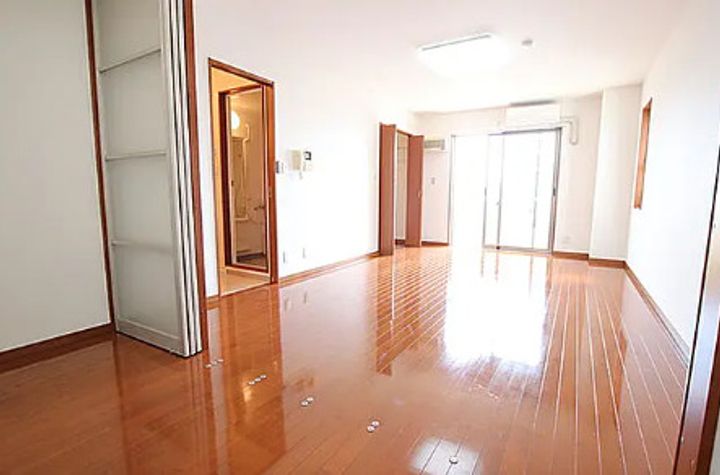 アークヒルズいずみⅡ0202の居間