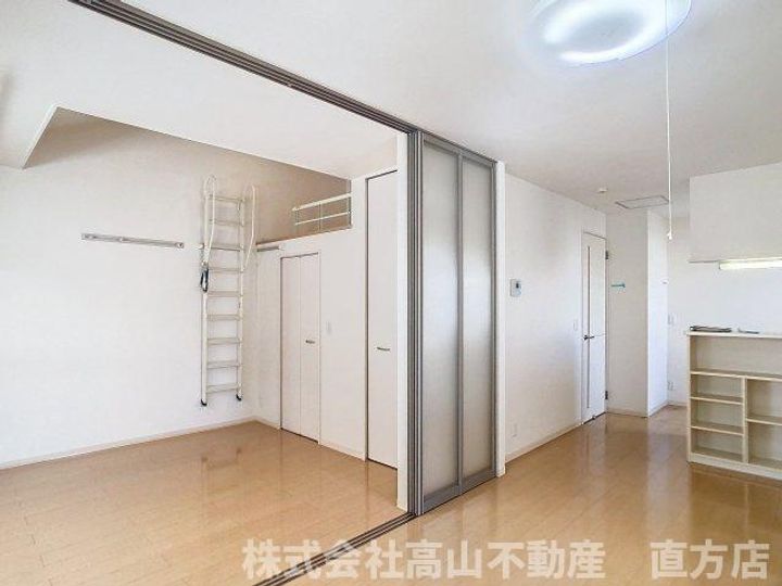 福岡県直方市新知町(アパート)の賃貸物件の居間