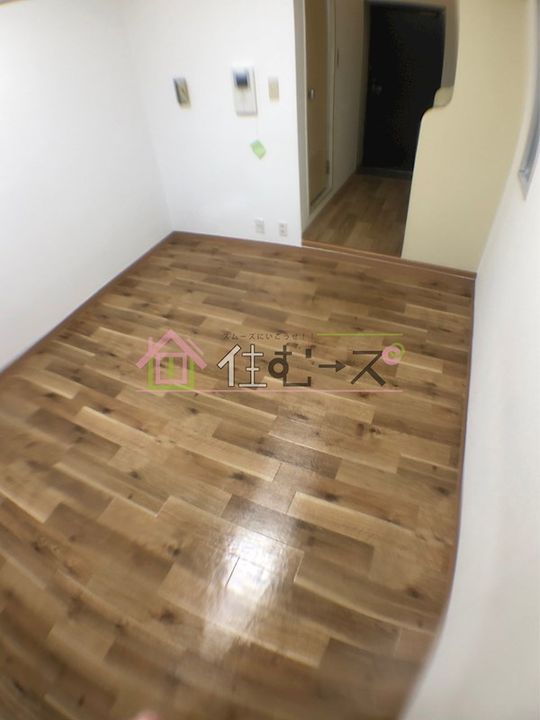 ダイドーメゾン上新庄の居間