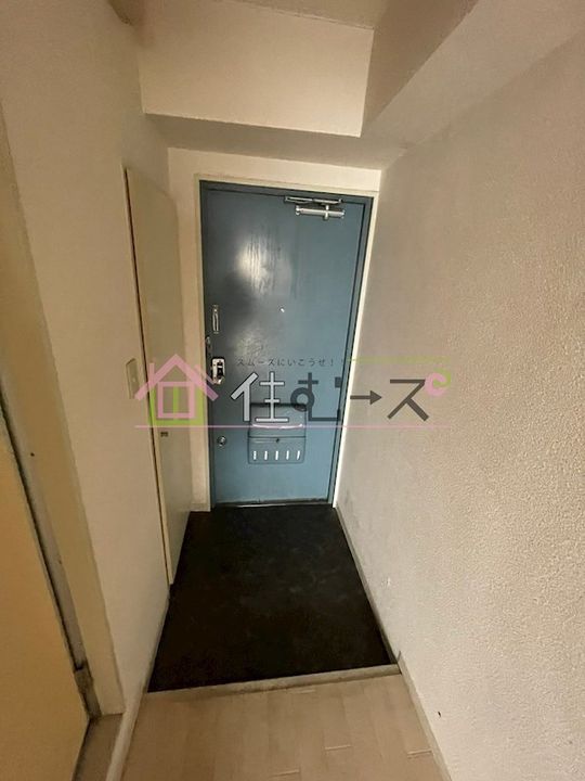 デイズハイツ八幡屋の玄関