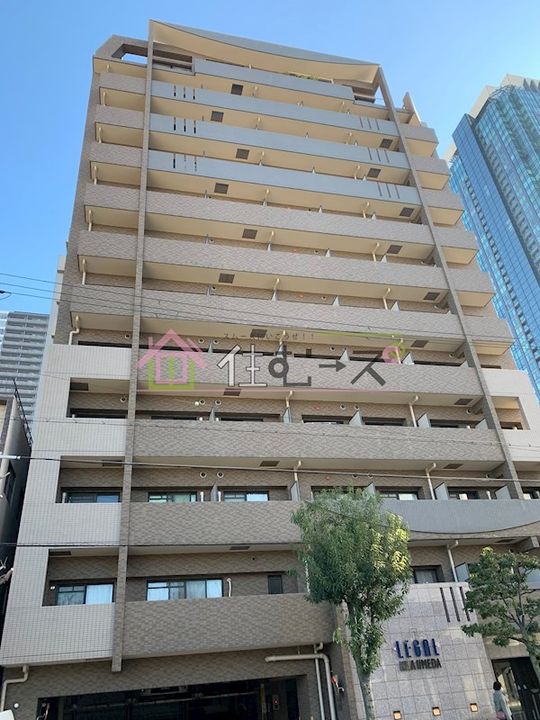 リーガル北梅田の外観