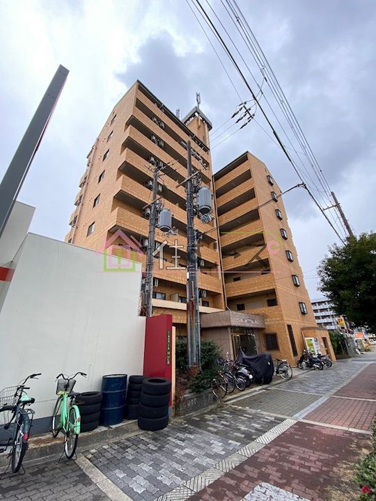 ロイヤルハイツ西淡路PartIIの外観