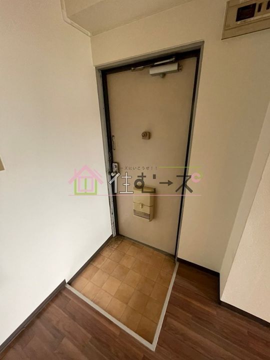 ライズワン下新庄の玄関