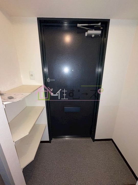 昭和グランドハイツ大淀の玄関