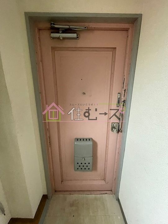 アヴァンツァーレ上新庄の玄関