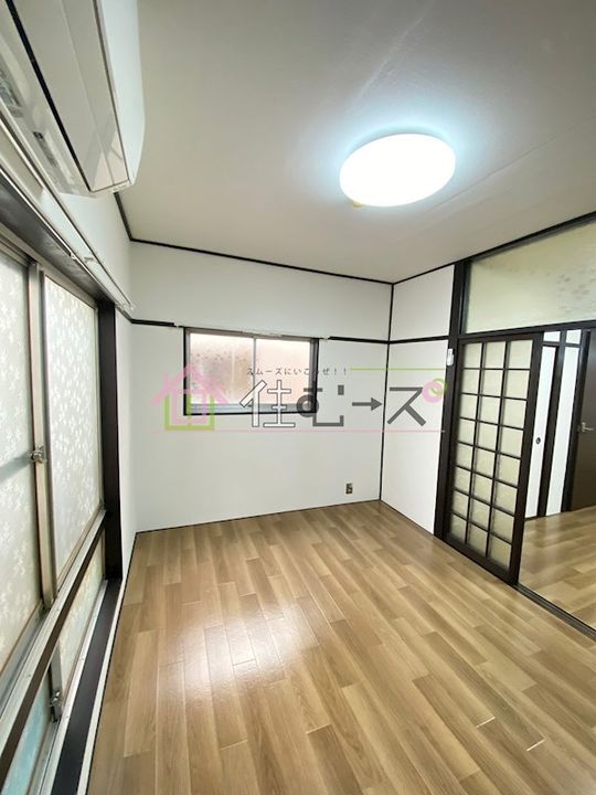 ニュー春日マンションの居間