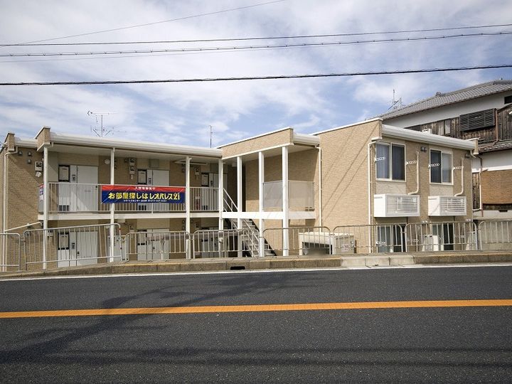 レオパレスひまわりの外観