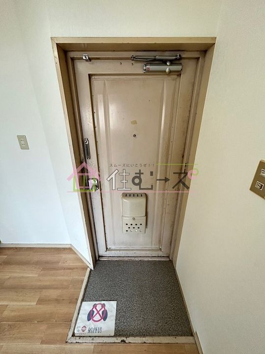 シャンブル北加賀屋の玄関