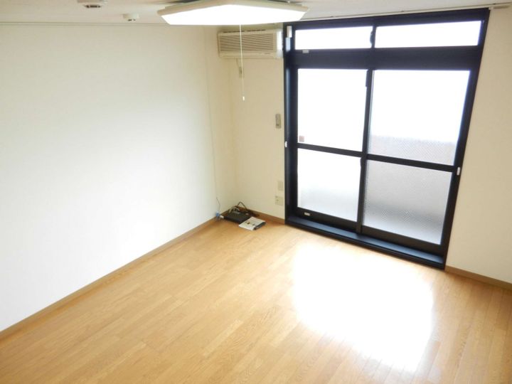 レオパレスM&Mの居間