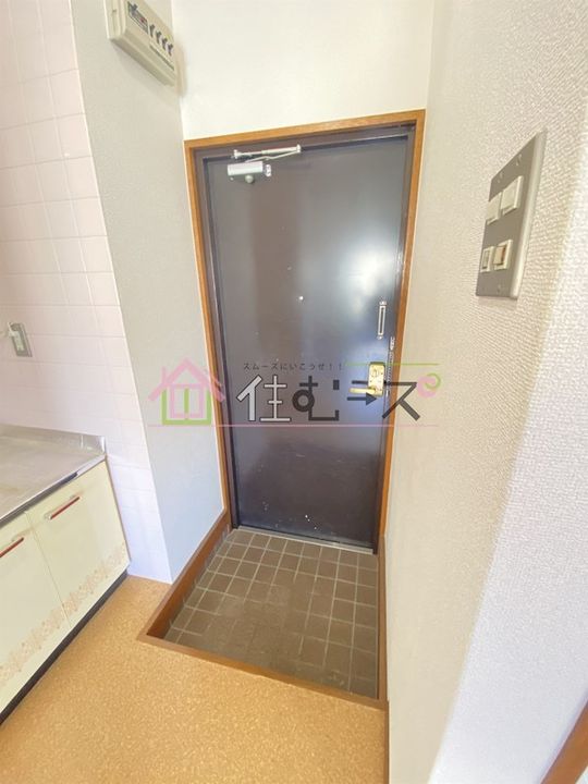 ハイツ松原の玄関