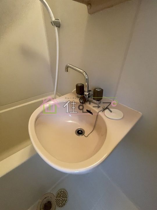 グローバルやすいの内装