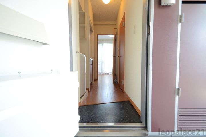 レオパレスOHNOの玄関