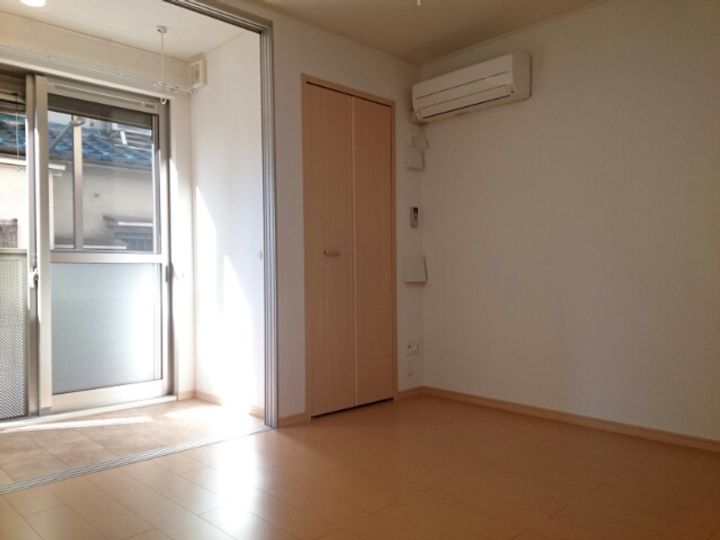 ゴールドクレスト雁屋南の居間