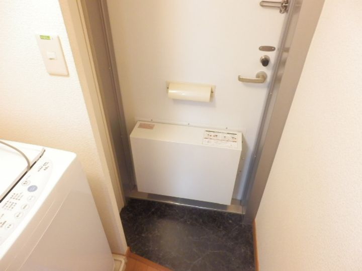 レオパレスサンハイムの玄関