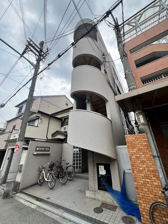 ホワイトインの外観