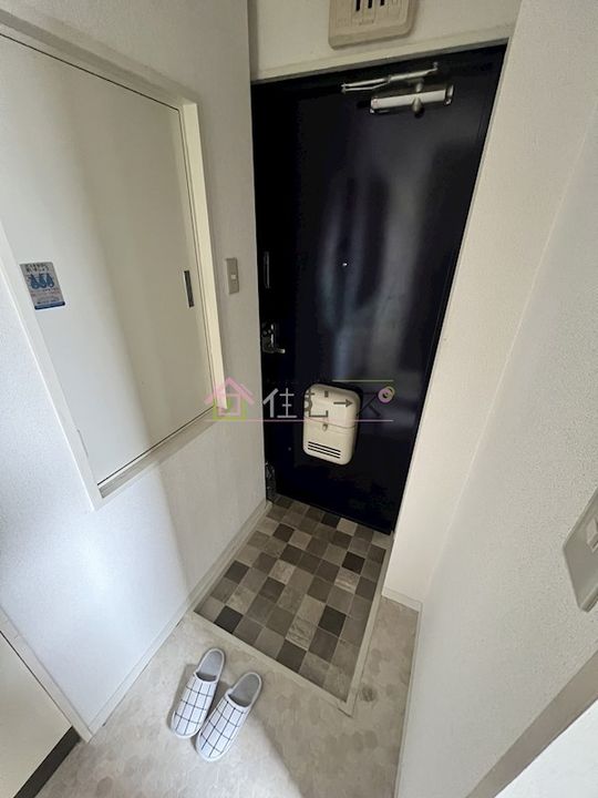 ホワイトインの玄関