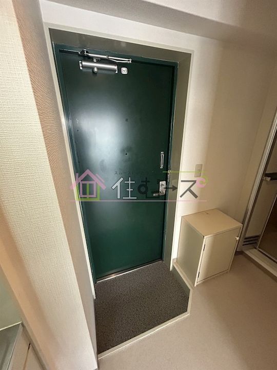 クレスト松本の玄関