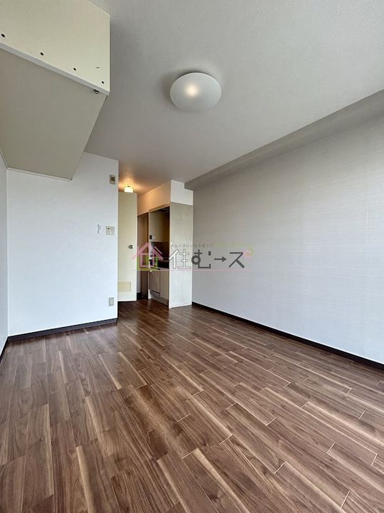 シャトー相川の居間