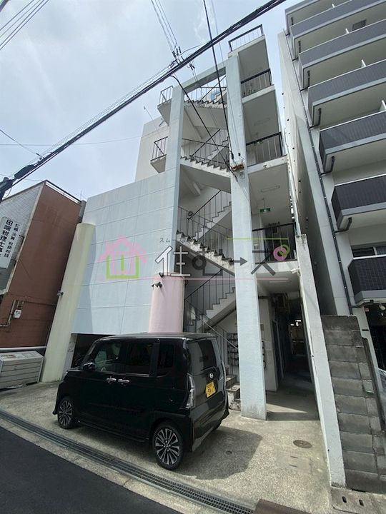 トラスティーコートの外観