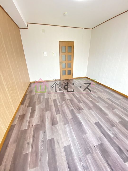 ハイツ今井の居間