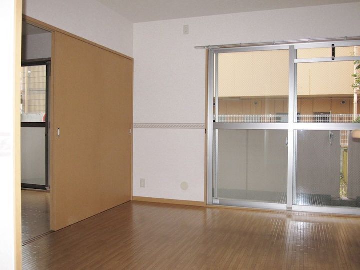 ウィステリアの居間