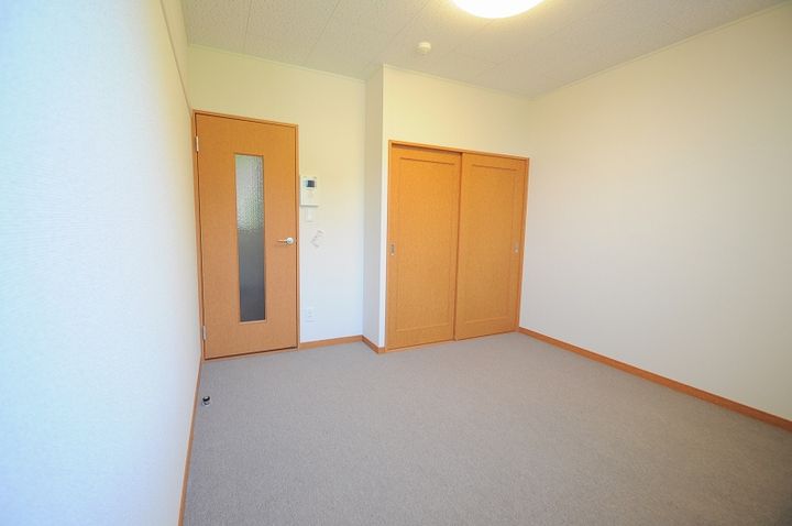 レオパレス寿の居間