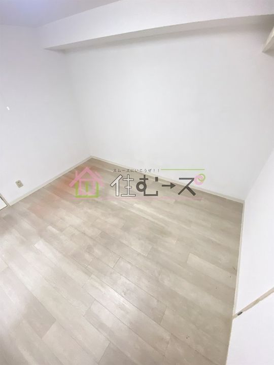 ラパンジール恵美須IIIの居間